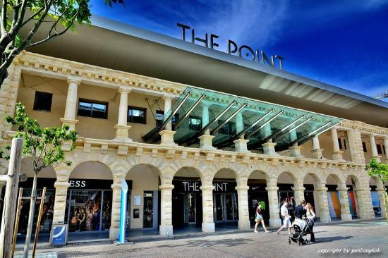 Lugar The Point Shopping Mall