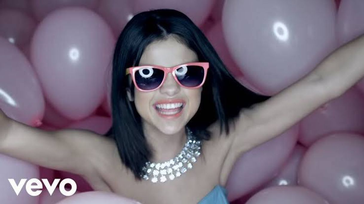 Canción Selena Gomez - Hit The Lights