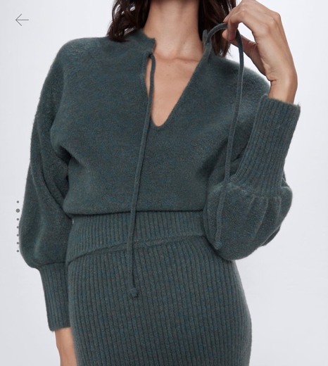 Cropped sweater 