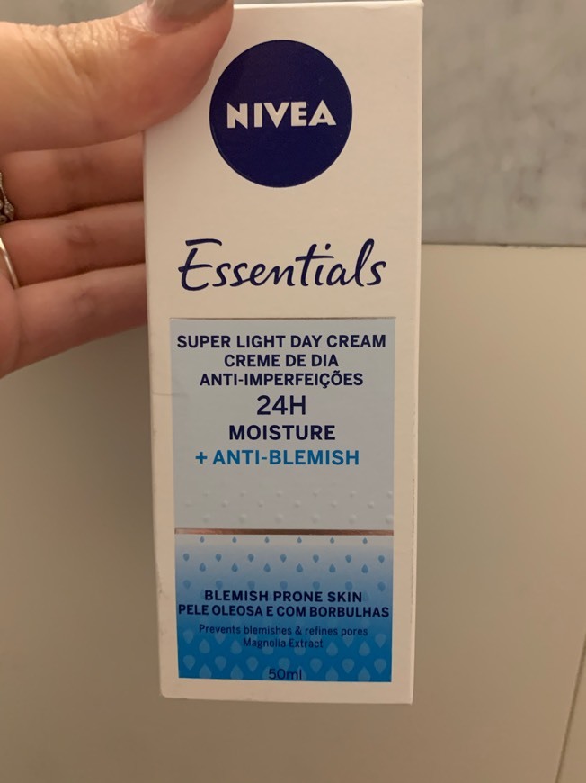 Product Nivea essentials super light day cream