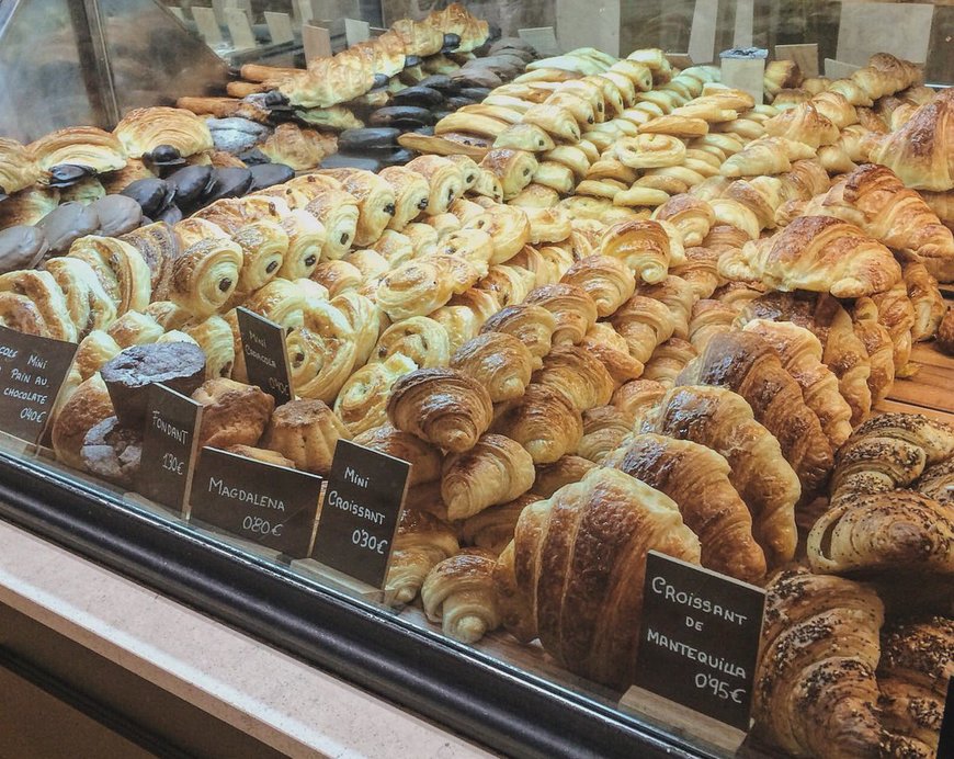 Place Le Petit Croissant - Panadería y pastelería