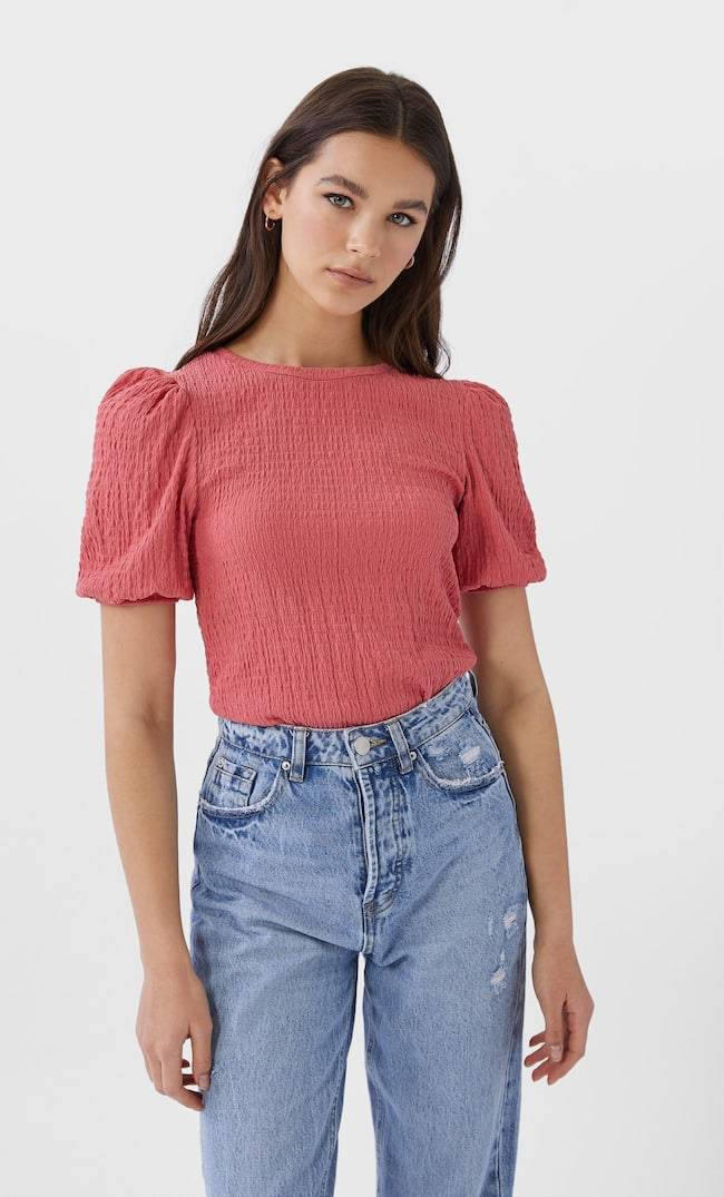Camiseta con mangas abullonadas