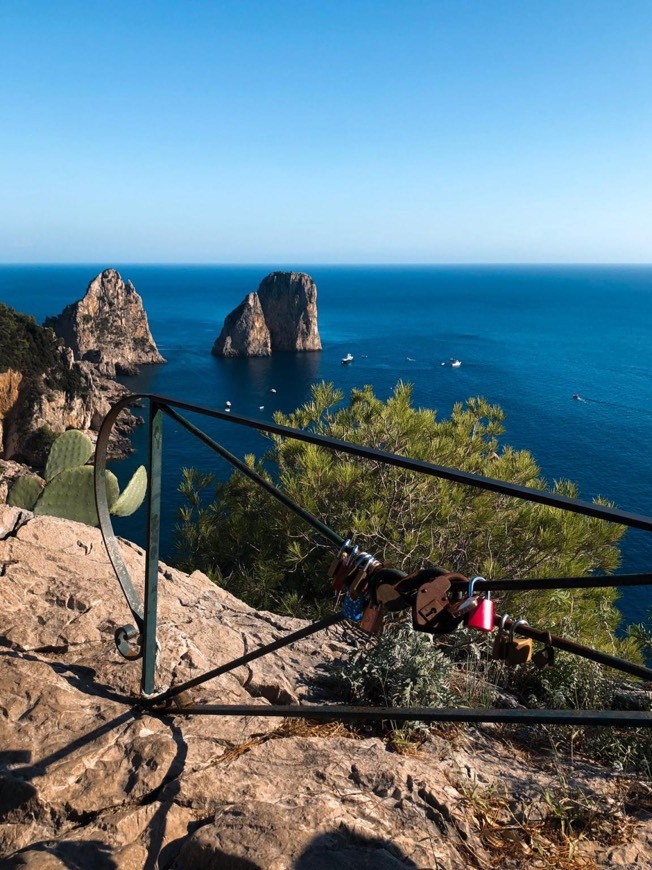 Place Faraglioni di Capri