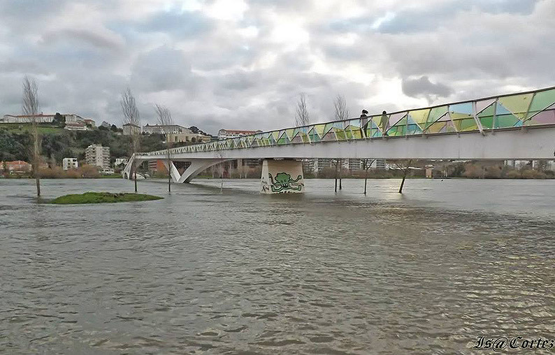 Lugar Ponte Pedonal Pedro e Inês