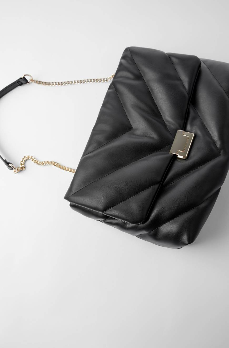 Producto Black bag with chains 