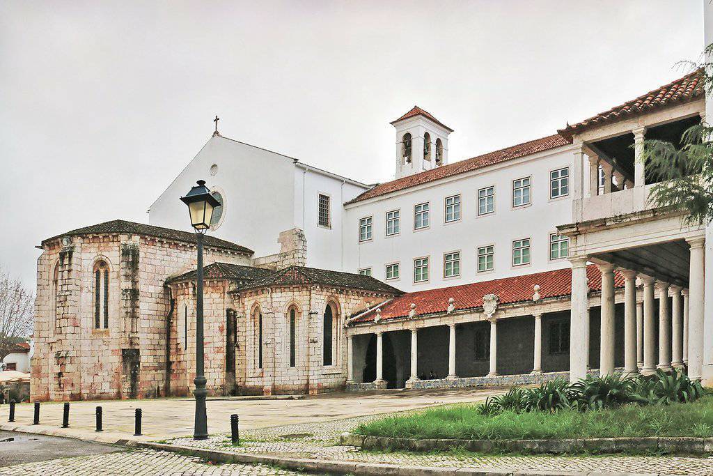 Lugar Monastery São Dinis e São Bernardo