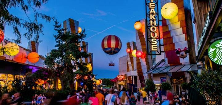 Lugar Disney Village