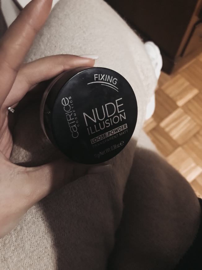 Product Catrice nude illusion loose powder