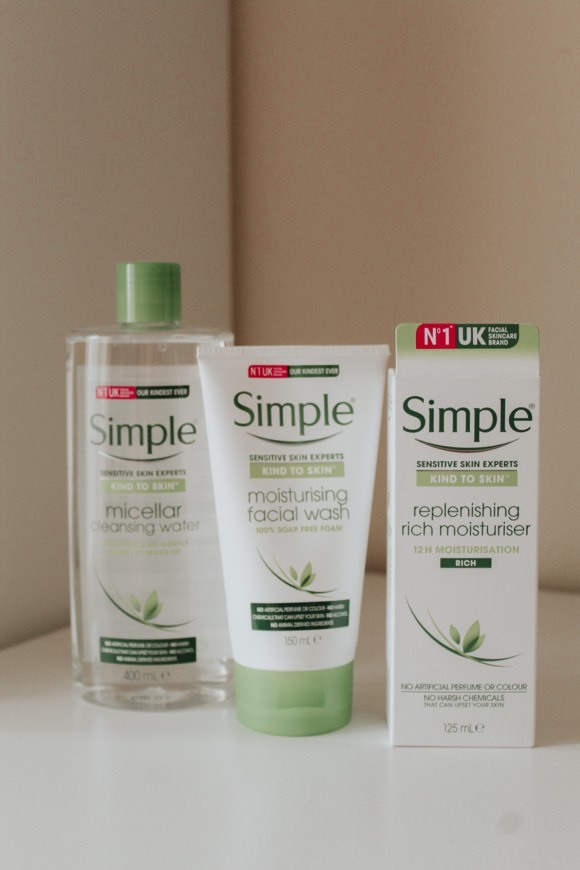 Moda Gama Simple - Desmaquilhante, Gel Limpeza e Creme Hidratante