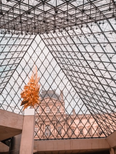 Pyramide du Louvre