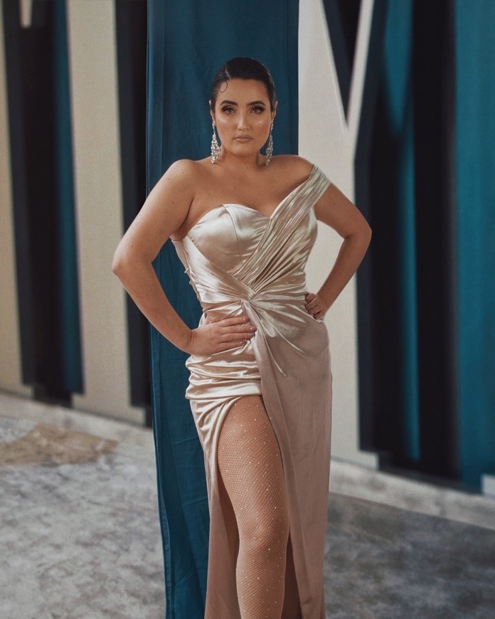 Social Vestido satén recreación Adriana Lila Oscars 2020
