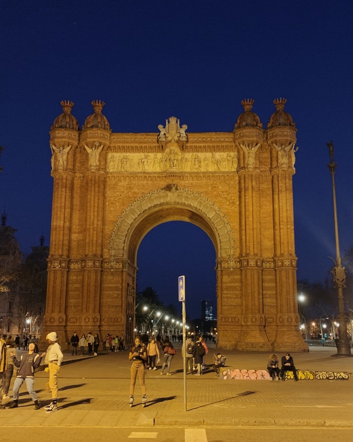 Place Arc de Triomf