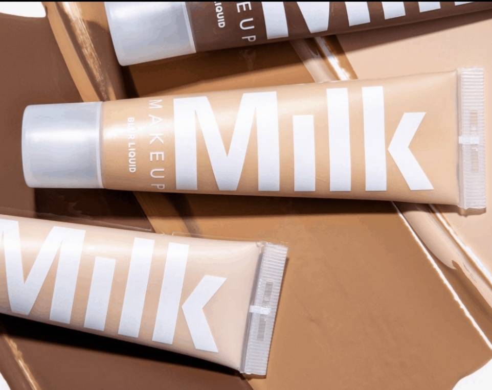 Fashion Milk Makeup Blur Liquid Matte Foundation