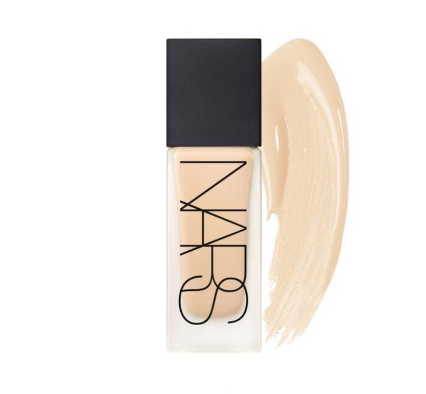 Social Nars All Day Luminous Weightless Foundation