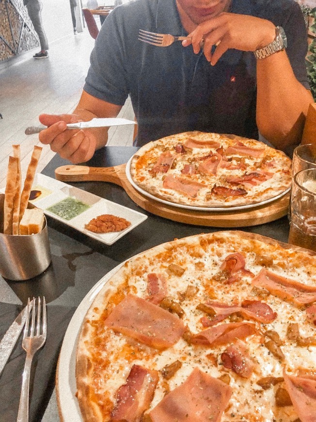 Restaurants Luzzo Pizzaria