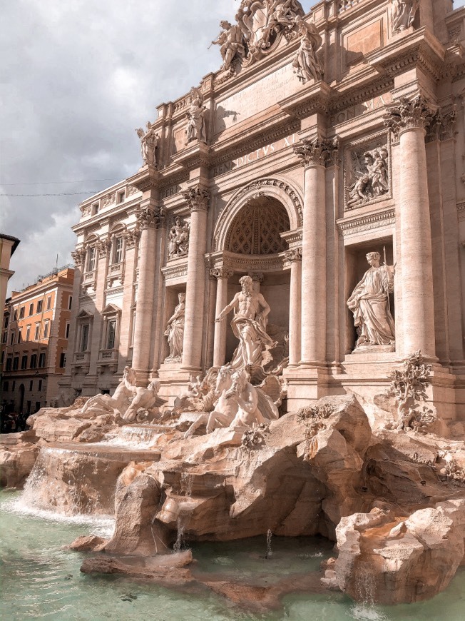 Place Fontana di Trevi