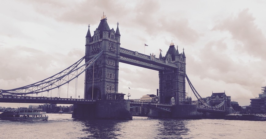 Place Tower Bridge