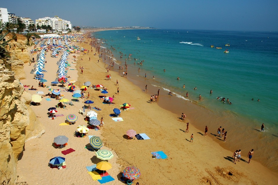 Place Praia de Armação de Pera