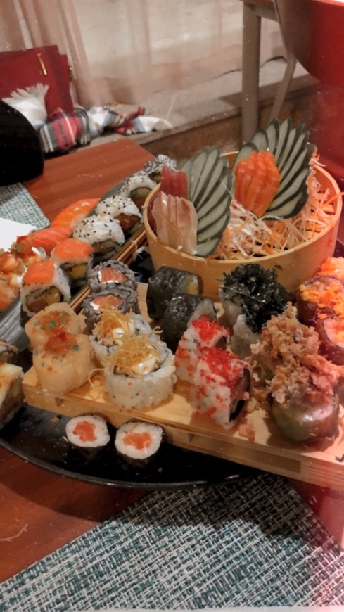 Restaurantes Yokozo Sushi Lounge