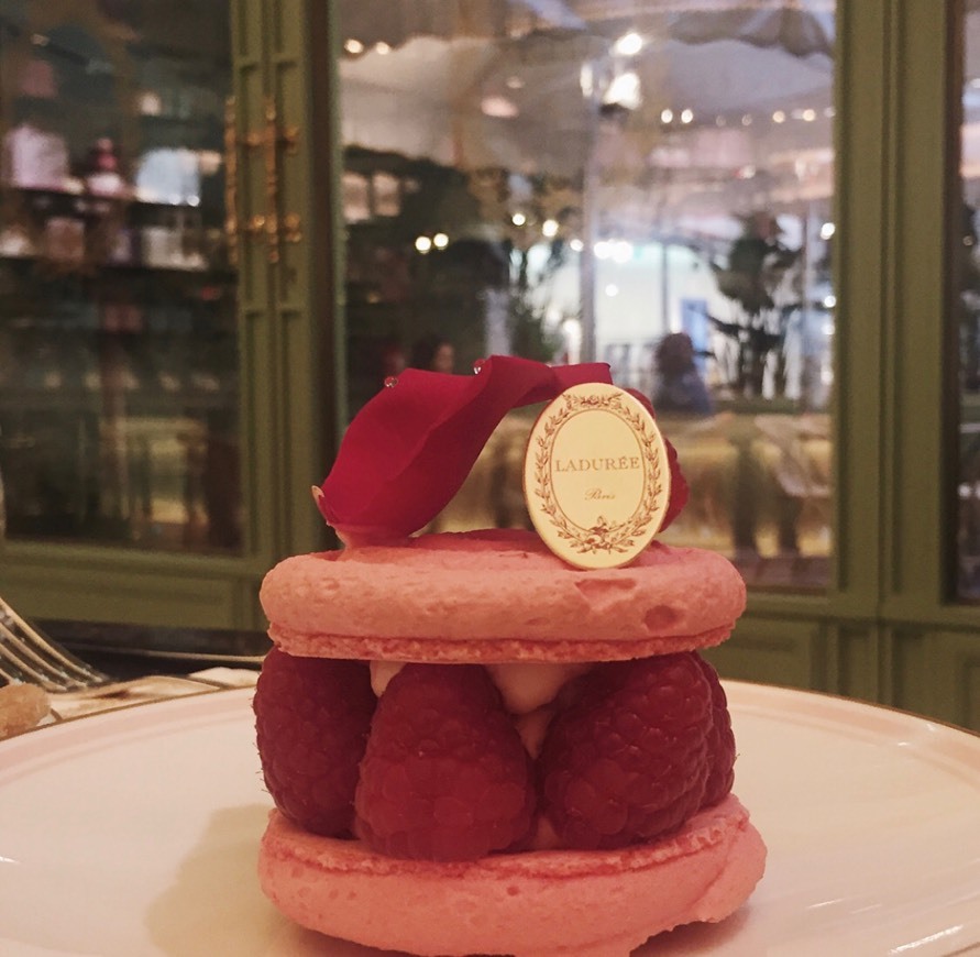 Restaurants Ladurée - A French moment in Lisbon