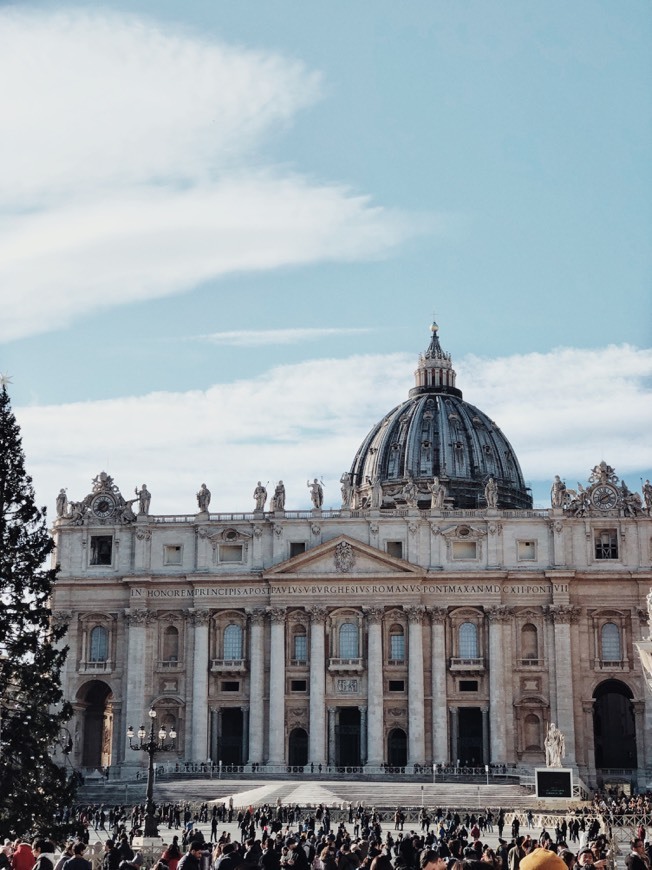 Place Piazza San Pietro