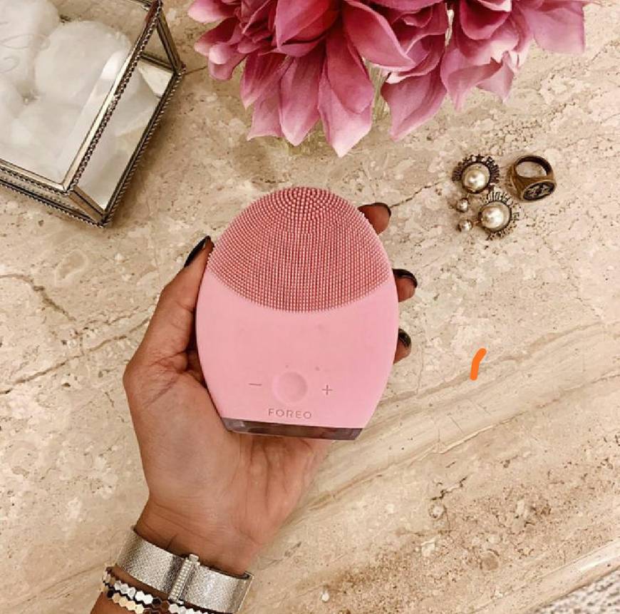 Beauty LUNA mini 2 de FOREO es el limpiador facial con modo anti-edad.