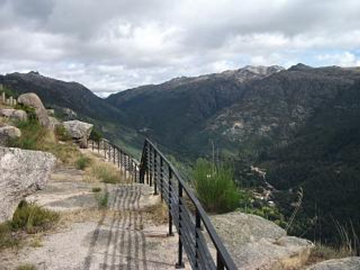 Lugar Miradouro da Fraga Negra