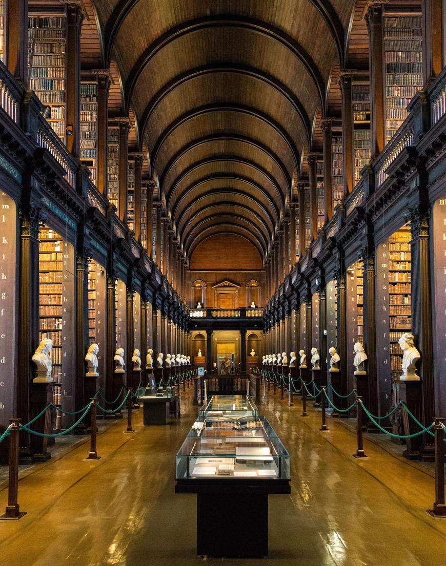 Lugar The Book of Kells