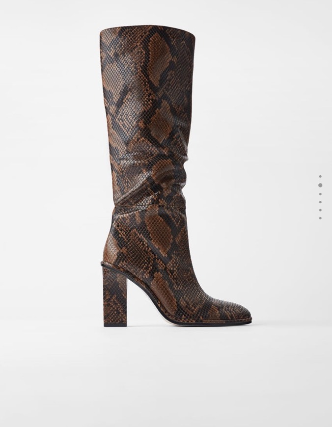 Botas cano alto padrão animal 
