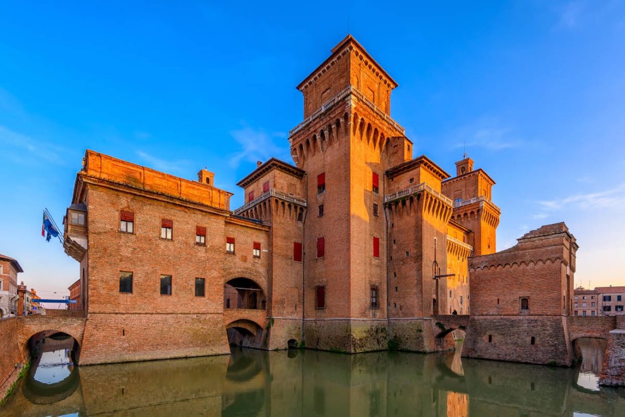 Lugar Ferrara