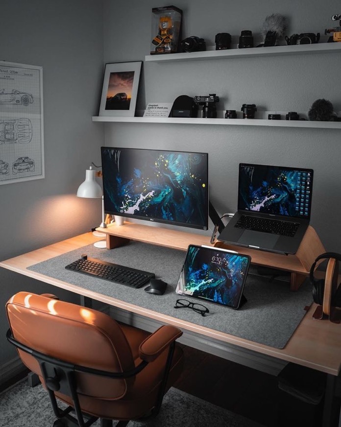 Moda Dark workspace