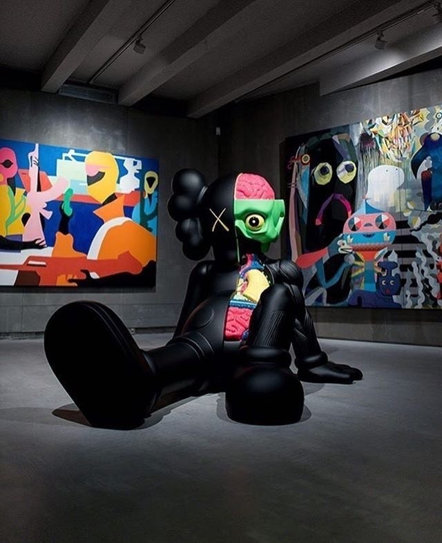 Fashion Dark Kaws in Museum