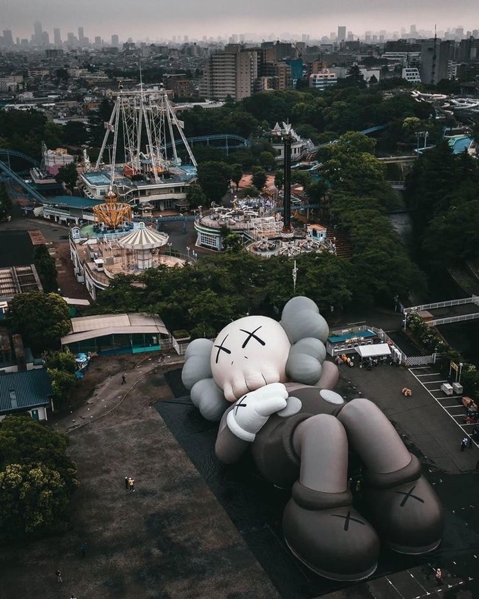 Fashion Kaws Rest in Japan