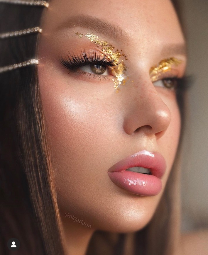 Moda Gold Glitter Makeup