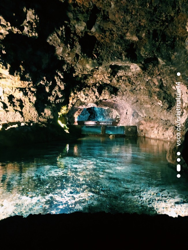 Place Grutas de São Vicente