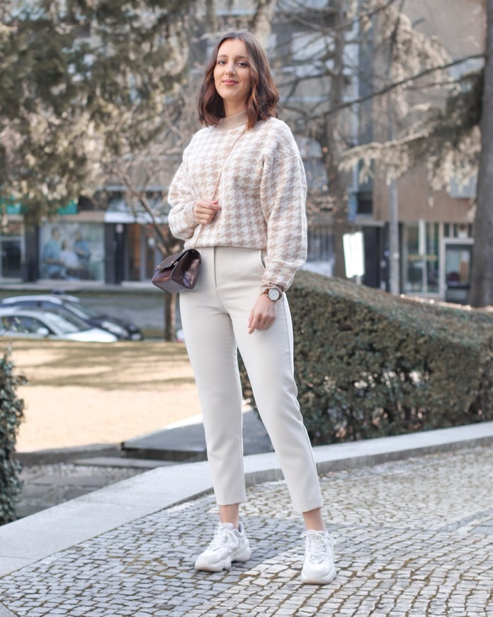Social Sweater H&M