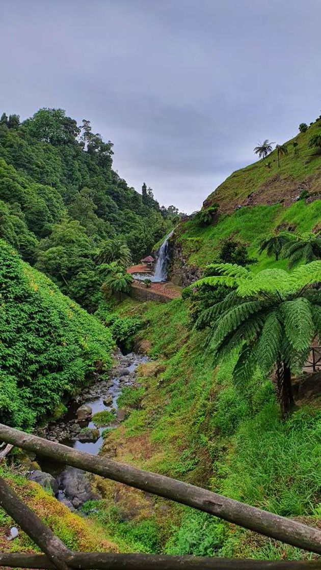 Lugar Ribeira dos Caldeirões