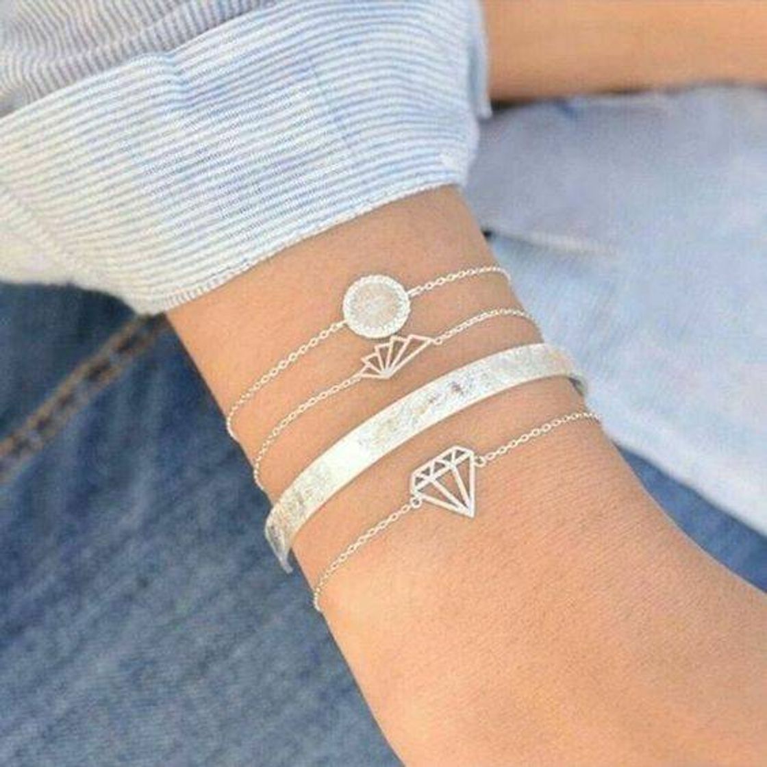 Moda Pulseiras delicadas 📿