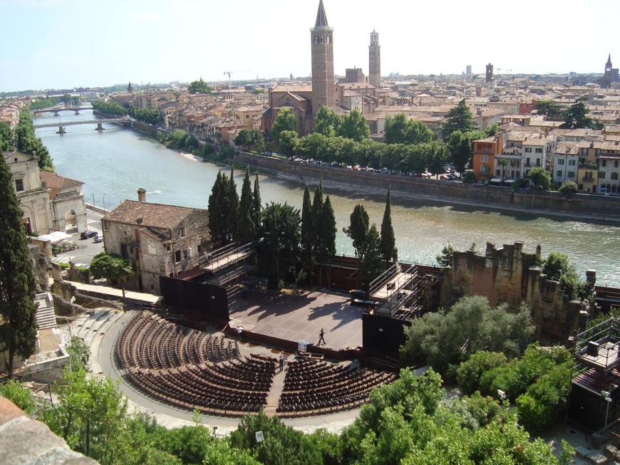 Place Teatro Romano