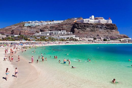 Playa de los Amadores