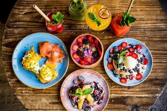 Zenith Brunch & Cocktails Bar