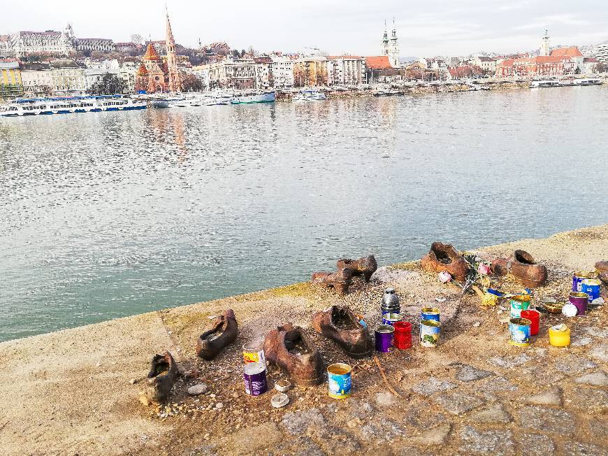 Place Shoes on the Danube Bank