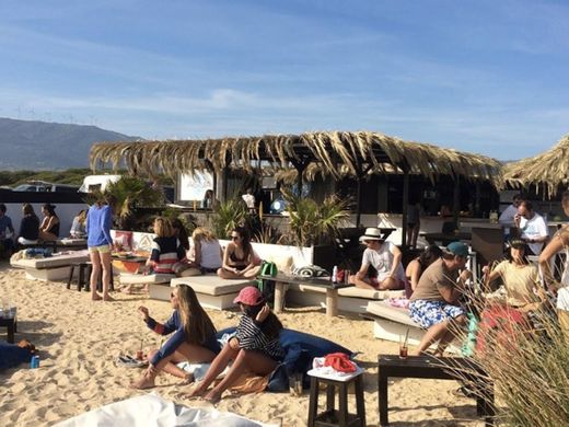 Chiringuito WAVES BEACH BAR Tarifa