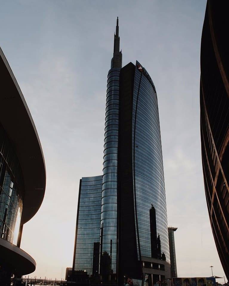 Place Piazza Gae Aulenti