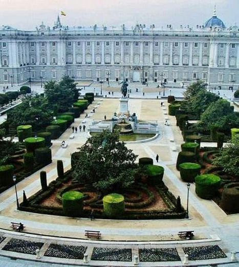 Plaza de Oriente