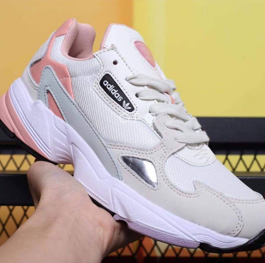 Moda adidas Falcon W