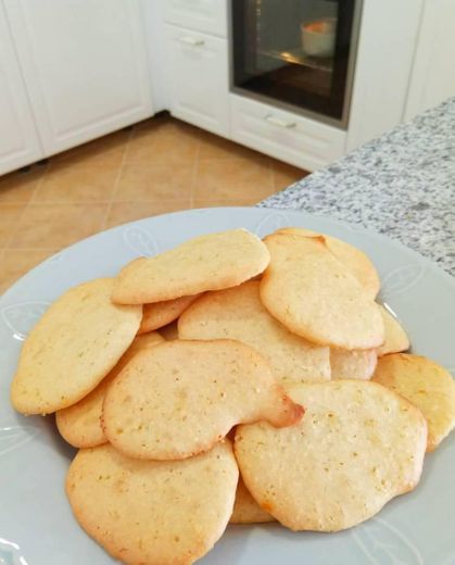 Biscoitos de polvilho e coco