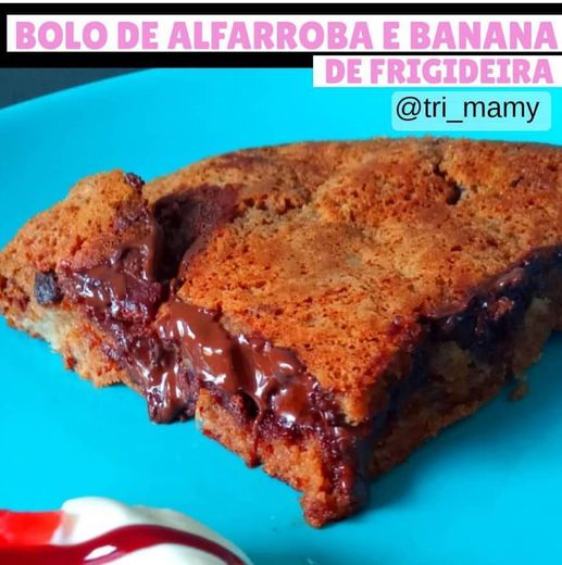 Bolo de alfarroba e banana de frigideira