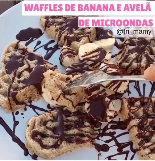 Waffles de banana e avelã de microondas