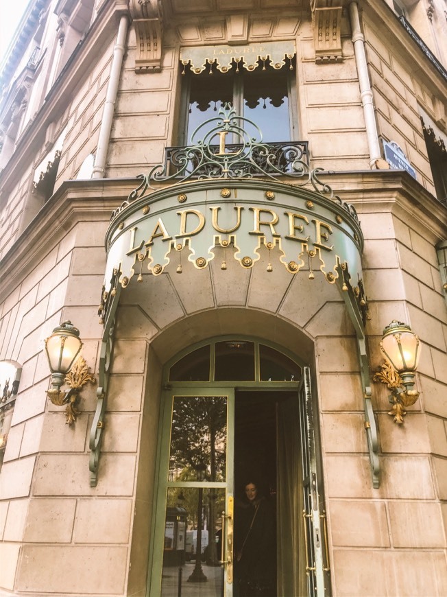 Restaurants Ladurée Paris Champs Elysées